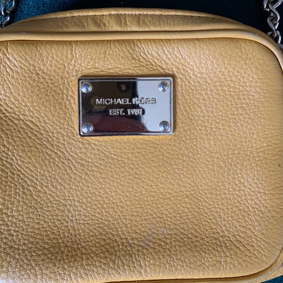 Michael Kors pebbled leather crossbody bag - Picture 2 of 5